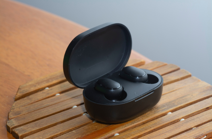 Best Earbuds for Android Devices (2023) - TATFI