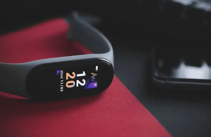 Fitness Trackers vs Smartwatches